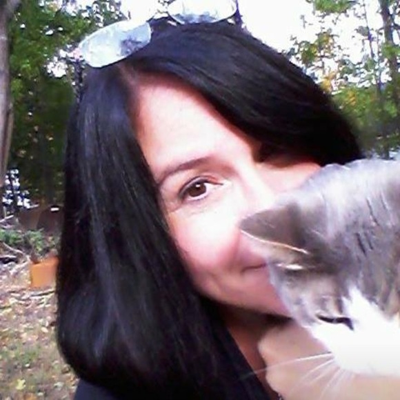 Meet your Posher, Dawn - Picture 1 of 2